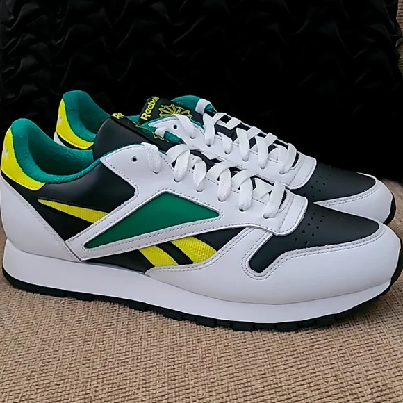 PUMA MEN CLASSIC LEATHER MARK RUNNING SHOES - www.gmf-gfpl.com display picture 2